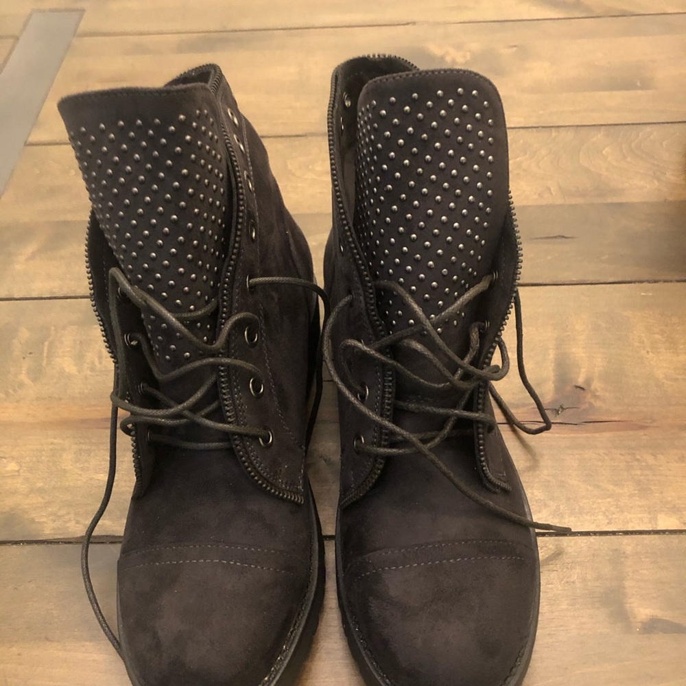 Work Style Boots With Glam! - Picture 8 of 11